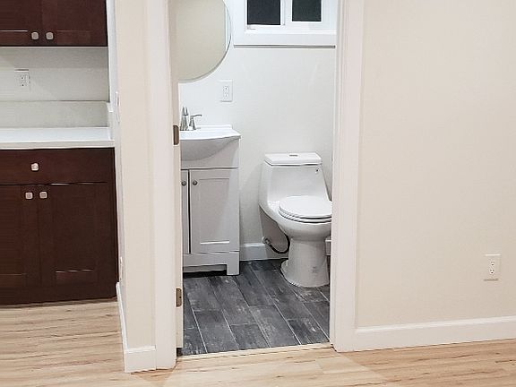 4th image of 10637 S Saint Andrews Pl #10639
