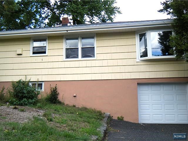 2nd image of 2 Mercer Ave