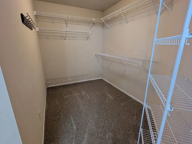 2233 Wallace Loop — Photo 30