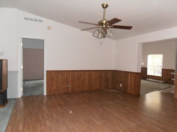 Additional Living Room