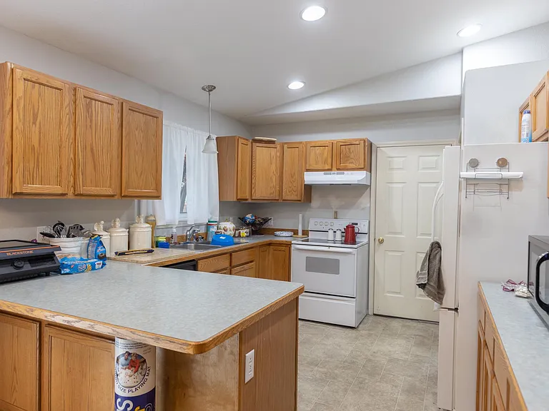 (Ground Level) Kitchen