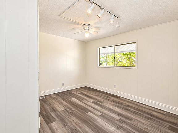 18th image of 4121 Chesapeake Ln