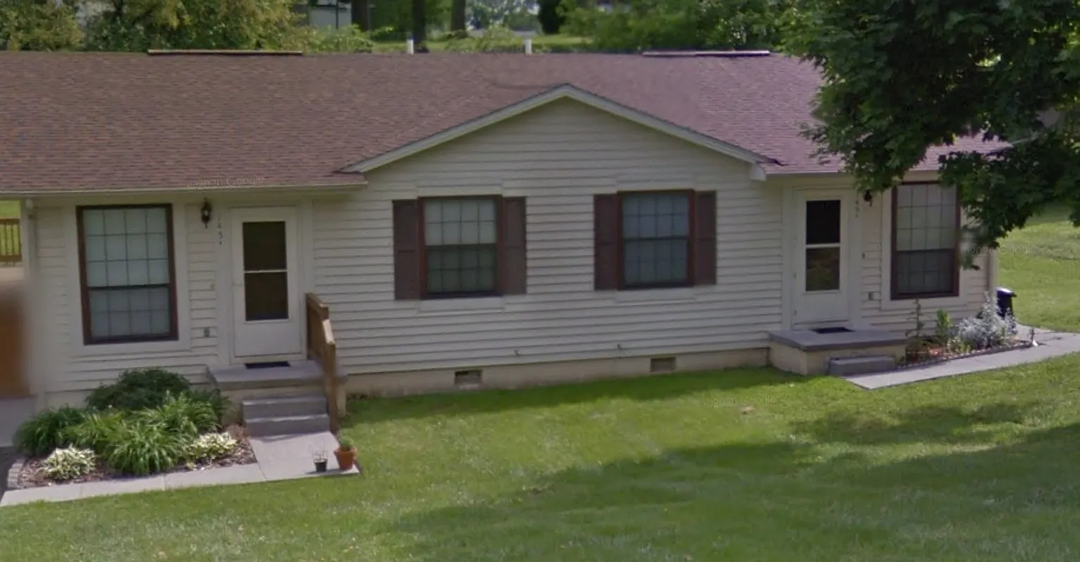 2 Bedroom 1 Bath Duplex — Photo 1