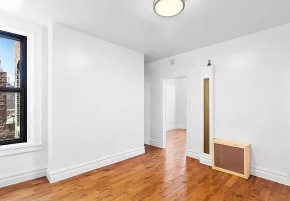2nd image of 322 W 11th St APT 7