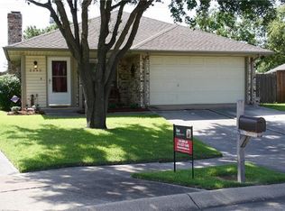 2040 Lorient Dr, Carrollton, TX 75007