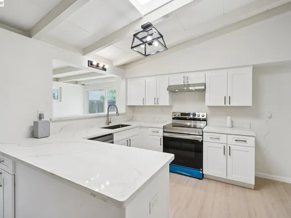 776 Poinciana St, Hayward, CA 94545