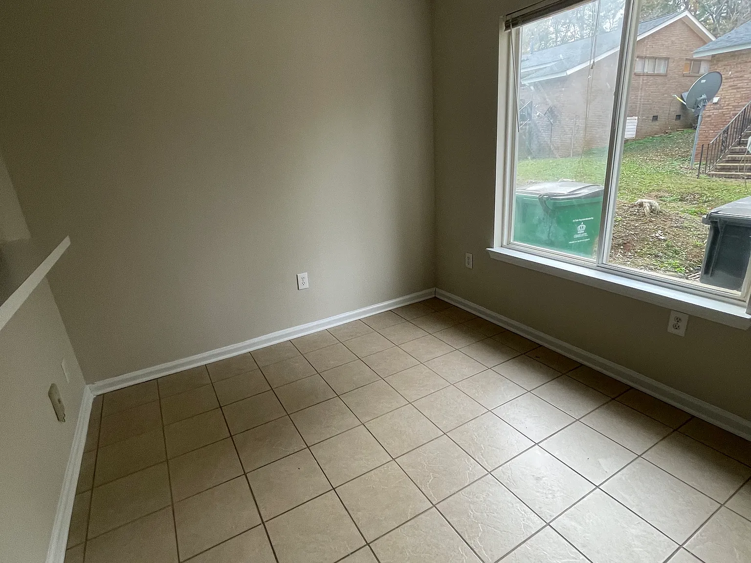 2 bed, 1.5 bath, 1000 sqft, $1,300 — Photo 4