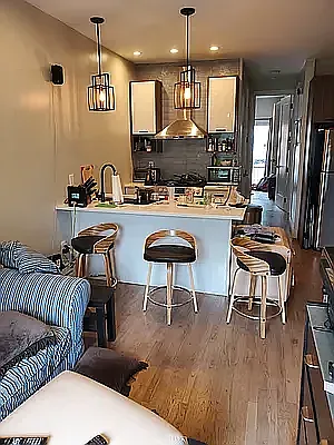 Rented by Friedman Mayer, LREB | media 17