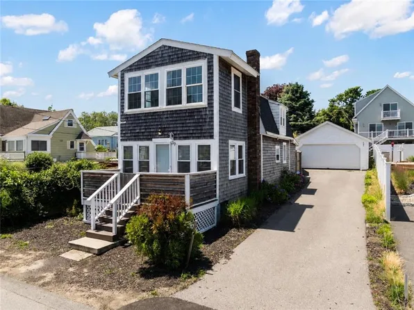29 Aquidneck Ave, Portsmouth, RI 02871