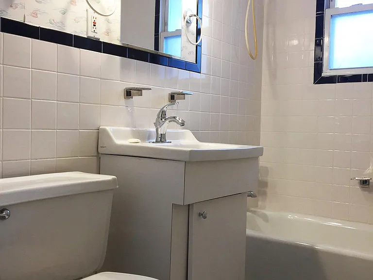 186 Seminary Ave #3 — Photo 9