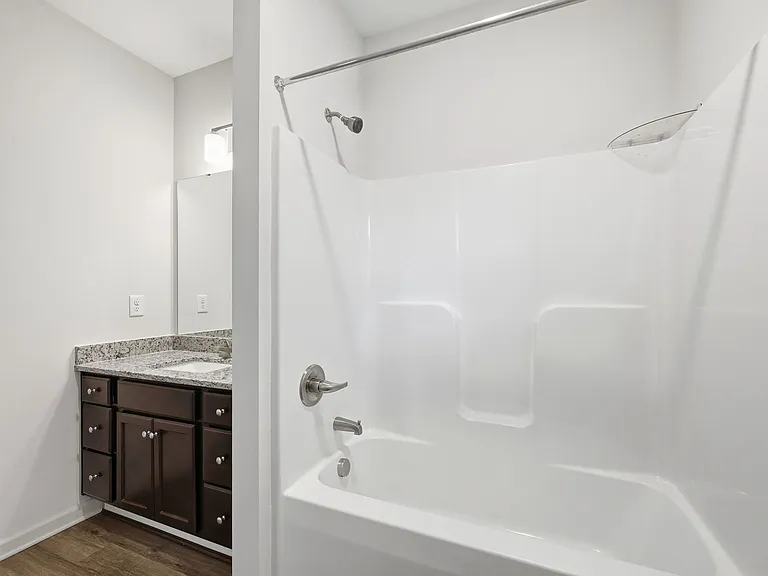 190 Grove Cir #104 — Photo 27