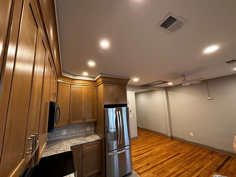 1305 King St #1 — Photo 8