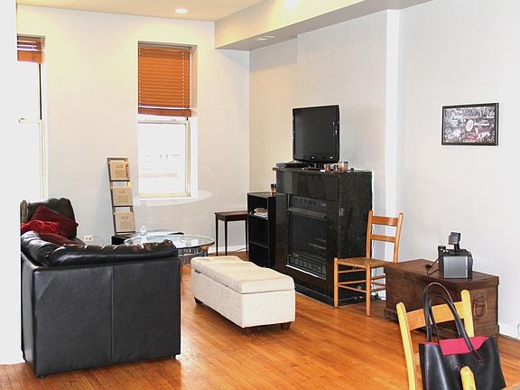 2nd image of 1307 N Clybourn Ave #2