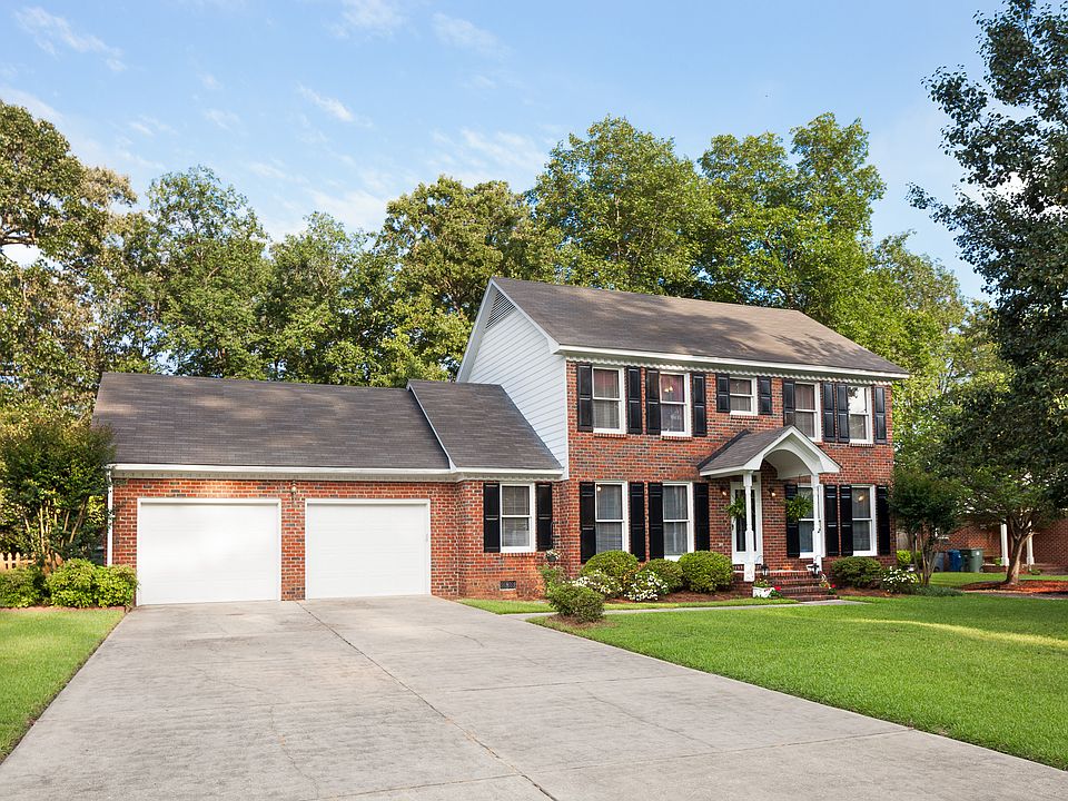 2016 Penrose Dr Fayetteville