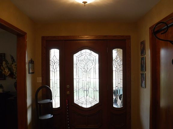 2nd image of 20 Edgewood Dr