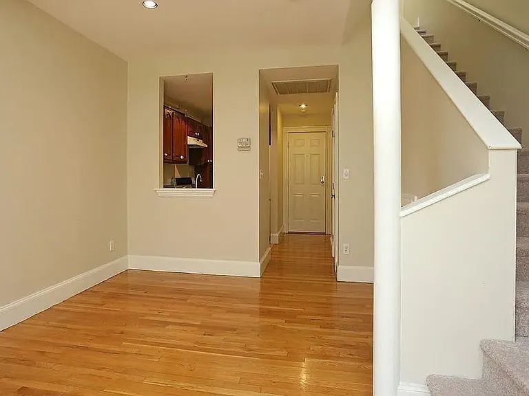 120 Norway St #19 — Photo 9