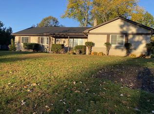 72 Canterbury Trail Dr, Rochester Hills, MI 48309