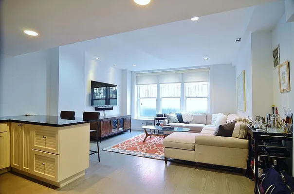 Rented by Park Property Advisors | media 12