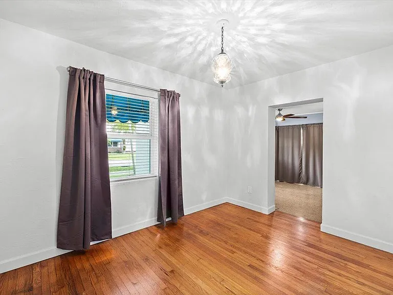 305 NE 14th Ave — Photo 14