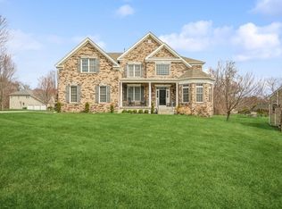 18 Chestnut St, Hopewell Junction, NY 12533