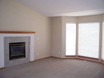 3rd image of 319 E Blackhawk Dr