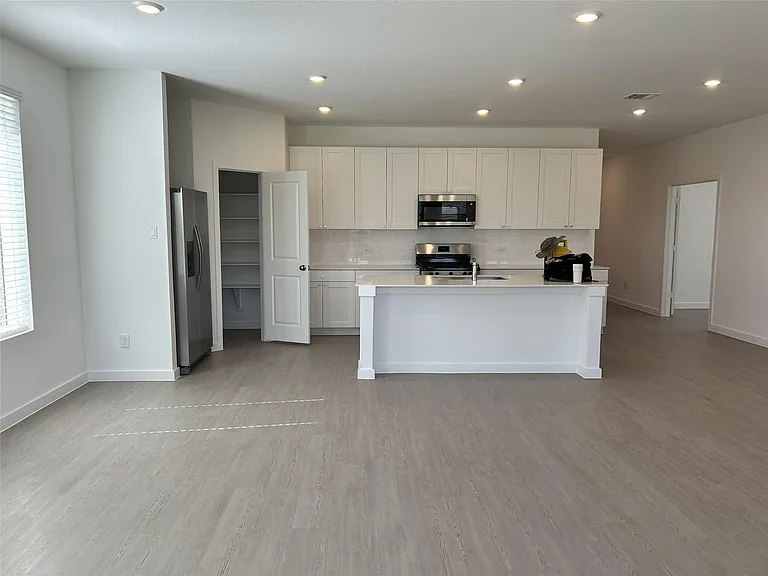 8306 Amber Summit Ln — Photo 11