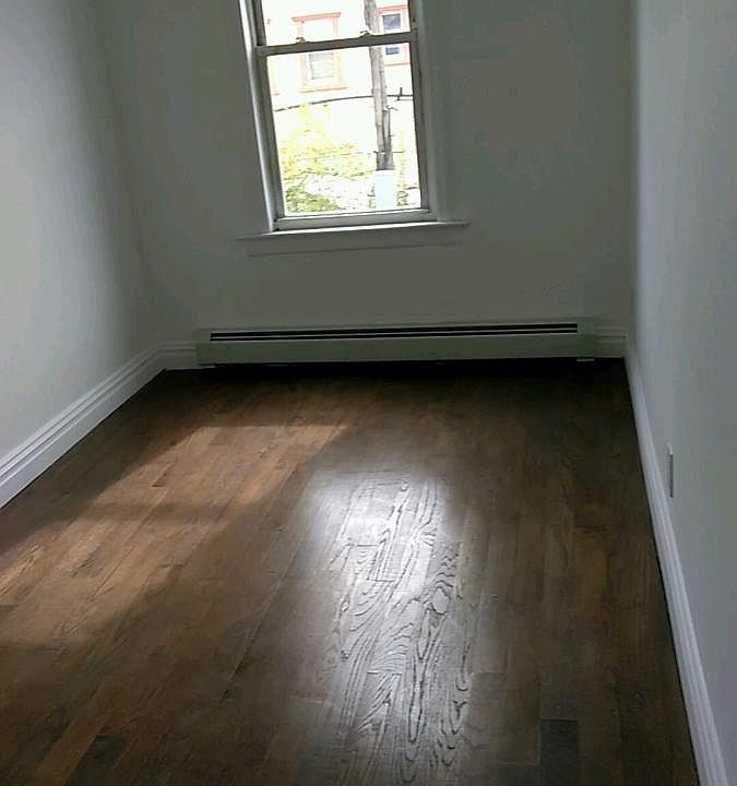 1st image of 9424 113th St Floor 1