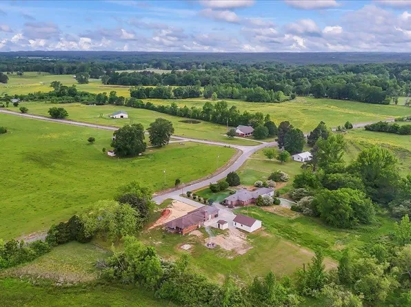 3074 County Road 165, Moulton, AL 35650