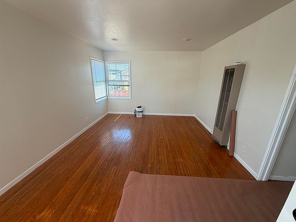 5th image of 20755 Agnes Ln