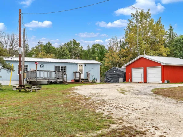 1668 10th Ave, Friendship, WI 53934