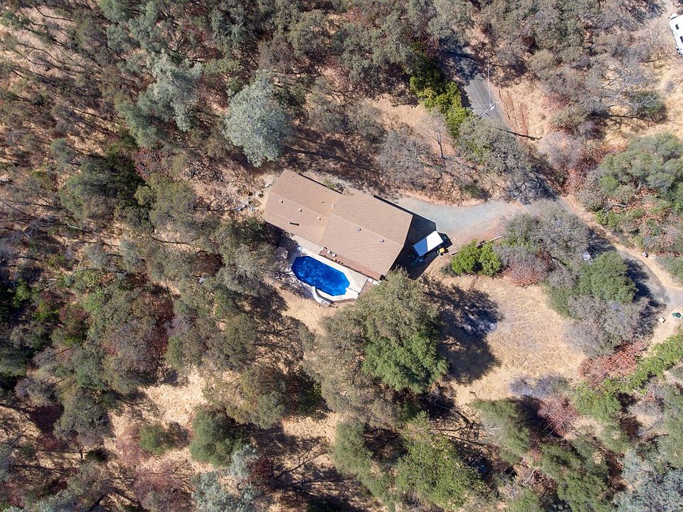 1st image of 3233 Eastview Dr
