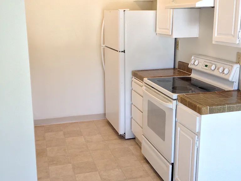 11425 Rochester Ave #21 — Photo 15