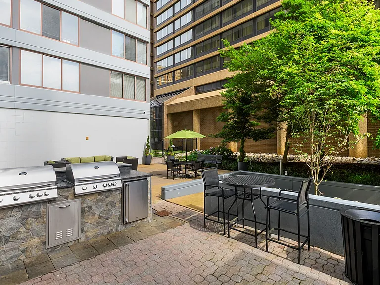 Courtyard with grilling area