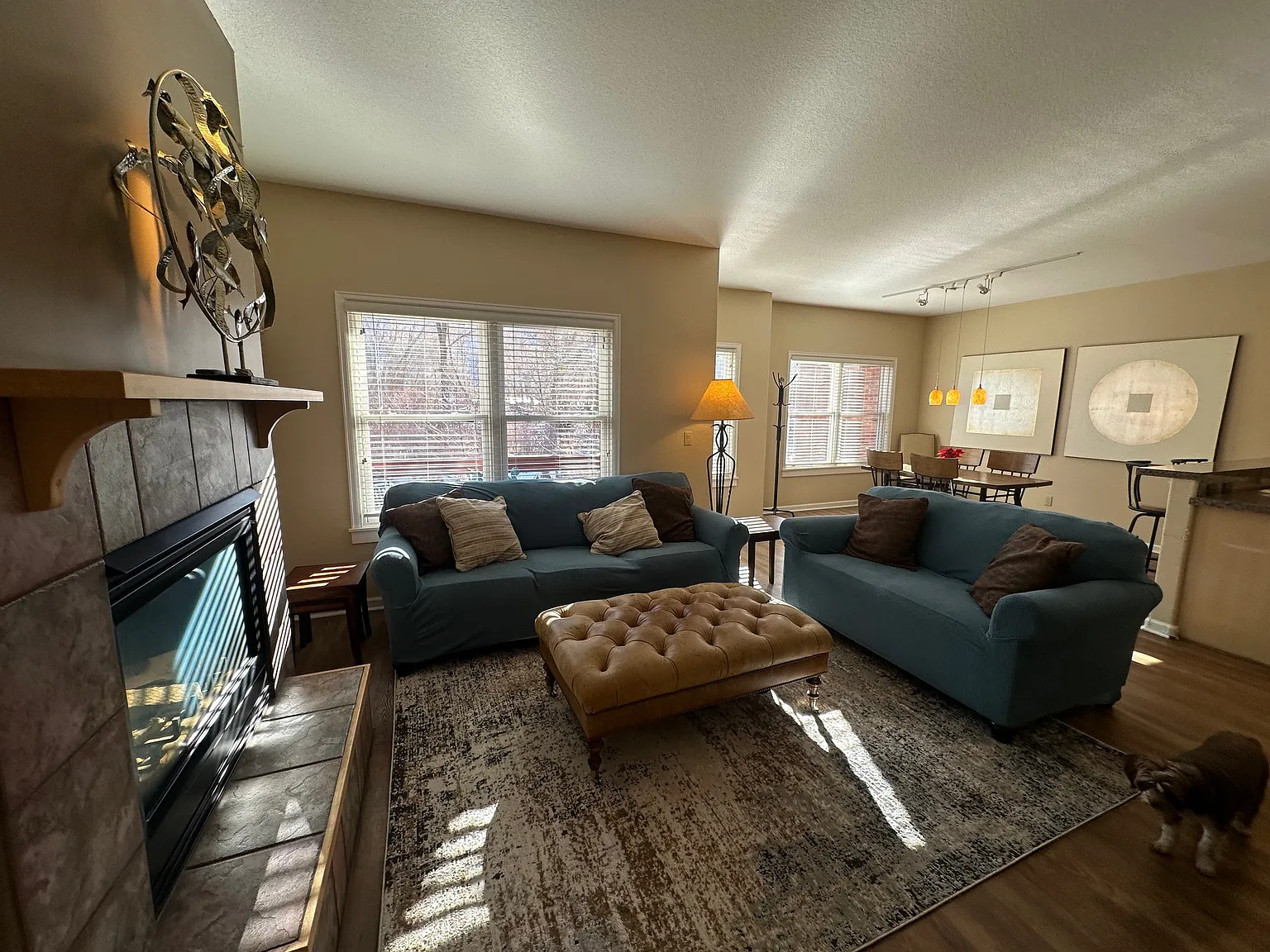 2 bed, 939 sqft, $4,500 — Photo 2