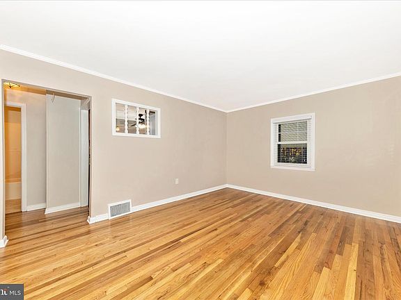 3rd image of 4410 Fernhill Rd