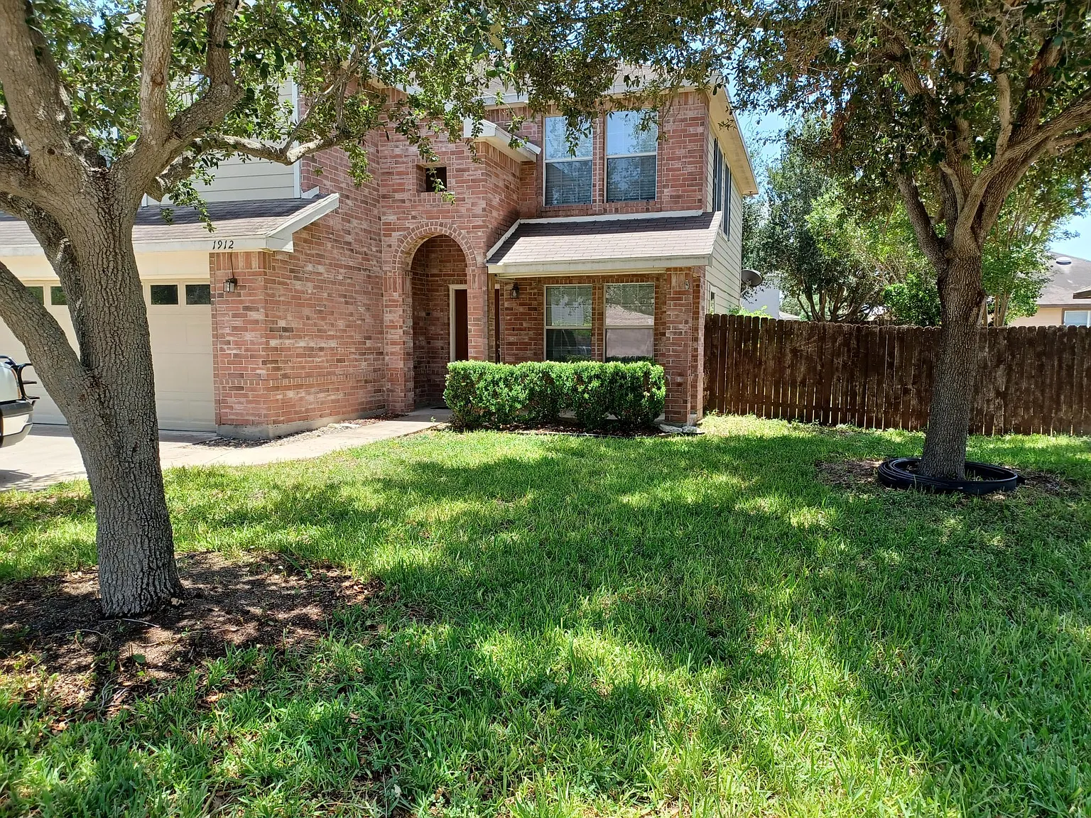 1912 Andrea Avenue — Photo 2