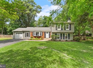 12412 Kings Lake Dr, Reston, VA 20191