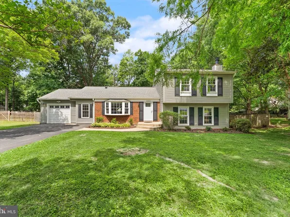 12412 Kings Lake Dr, Reston, VA 20191