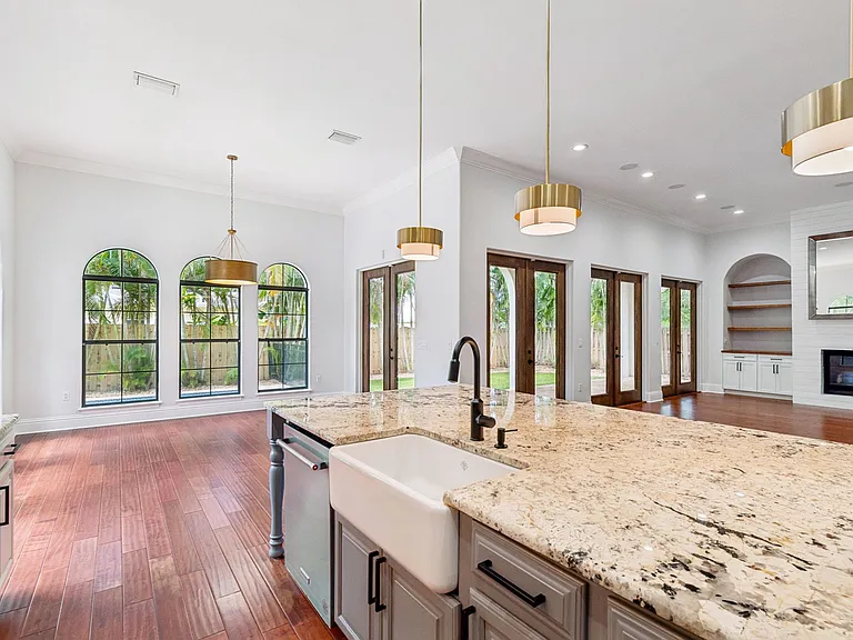3917 W Barcelona St — Photo 34
