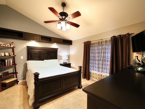 5th image of 2214 River Dr #1