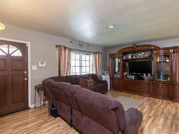 4th image of 220 San Fidel Ave