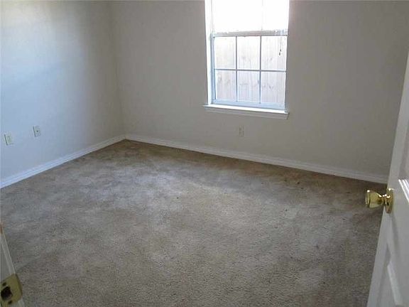 3rd image of 5828 Coubra Dr
