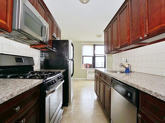 3rd image of 145 Lincoln Ave APT 7S