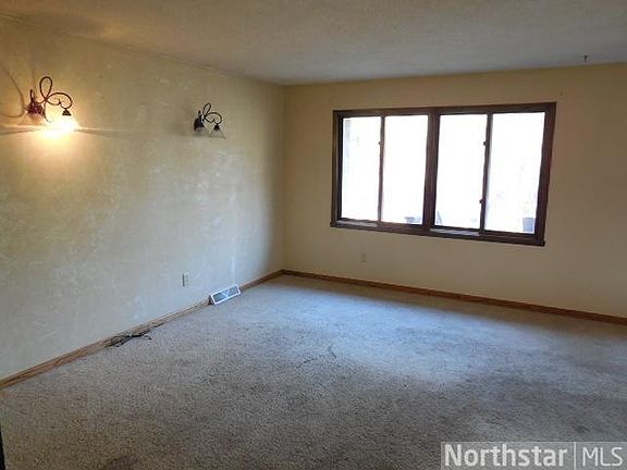 3rd image of 26841 Friesland Ave