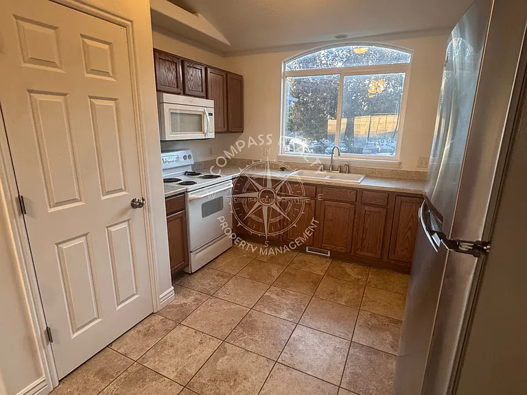 185 Crystal Bay Dr — Photo 5