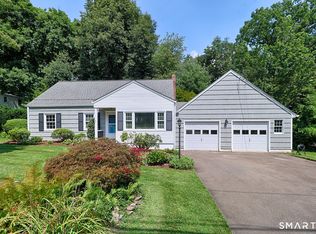 150 Lisbon Dr, Fairfield, CT 06825