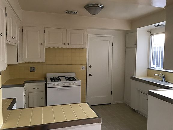 2nd image of 745 S Plymouth Blvd APT 4