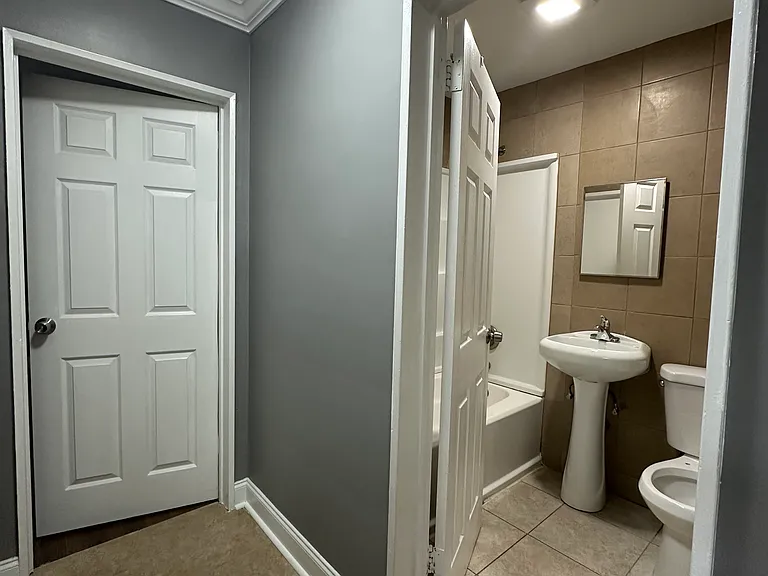 54 Ellington St #2L — Photo 9