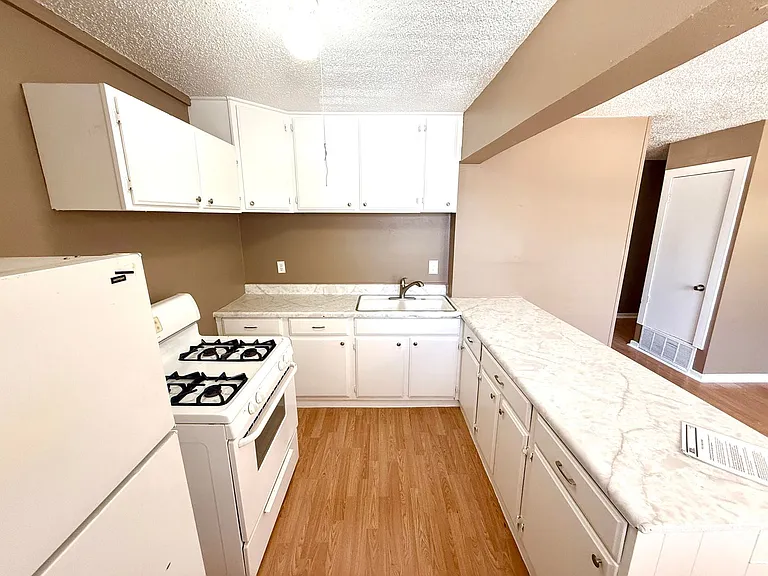 1829 E Highland Blvd — Photo 6
