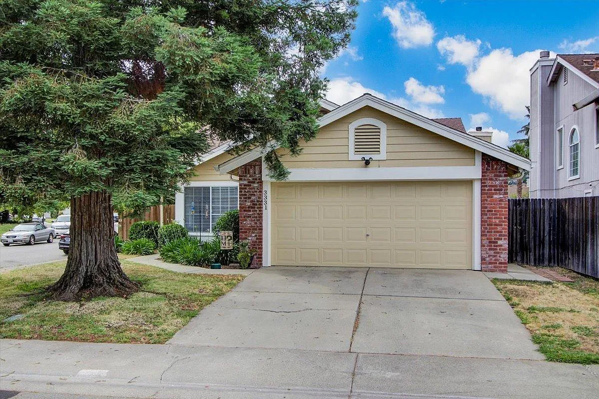 3331 Groveland Way photo 1